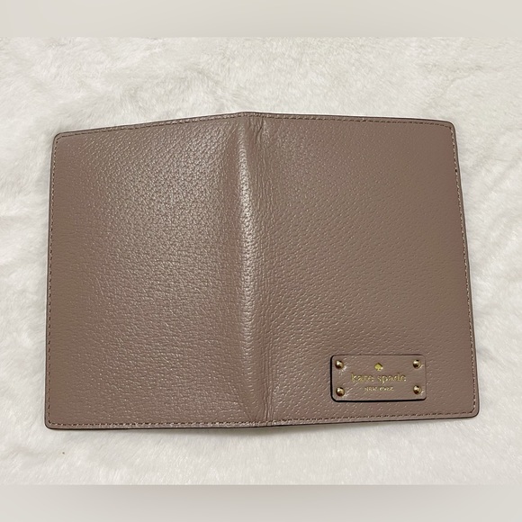 Kate Spade Grove Street Imogene Passport Holder - Picture 6 of 8